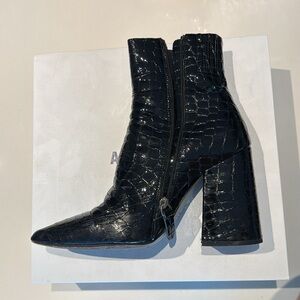 Alias Mae Ahara Bootie